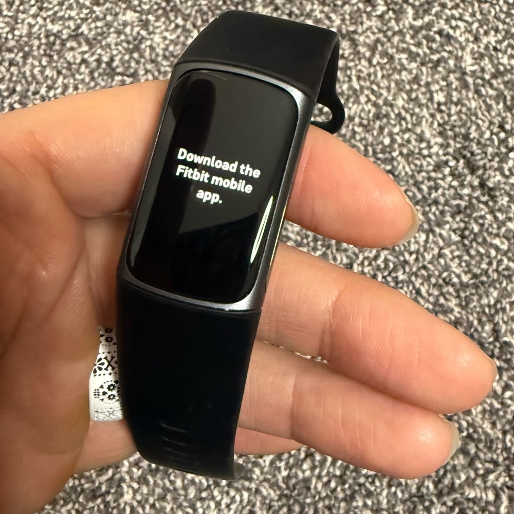 Fitbit Charge 5 Advanced Health and Fitness Tracker Watch Black/Graphite - Picture 3 of 8